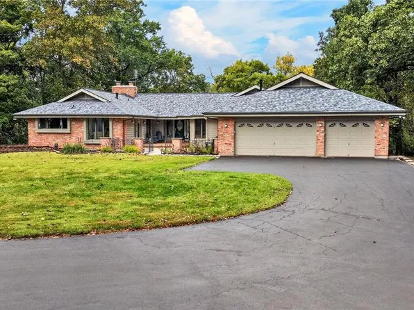 56 Chesterfield Lakes Rd, Chesterfield, MO 63005