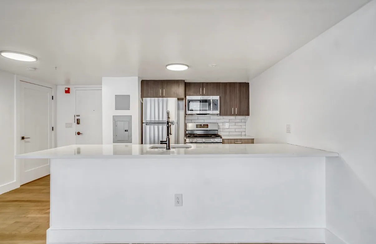 1 bed, $2,500 — Photo 2