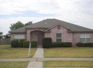 1000 Shadywood Dr, Cedar Hill, TX 75104
