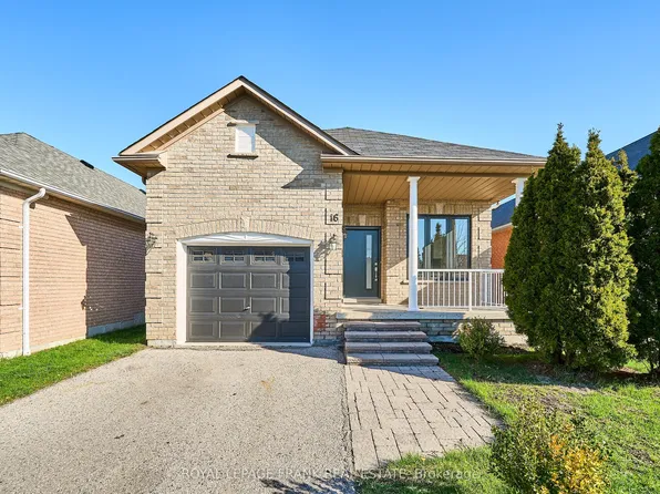 16 Treen Cres, Whitby, ON L1R 3C7