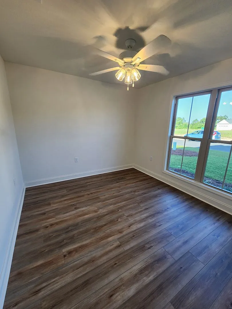!!New Construction!! NEAR Pinegrove Elementary/Middle - 4BR Home with Granite Countertops, LVP Fl... — Photo 4