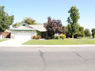 9400 Huntsman Oak Ct, Bakersfield, CA 93311