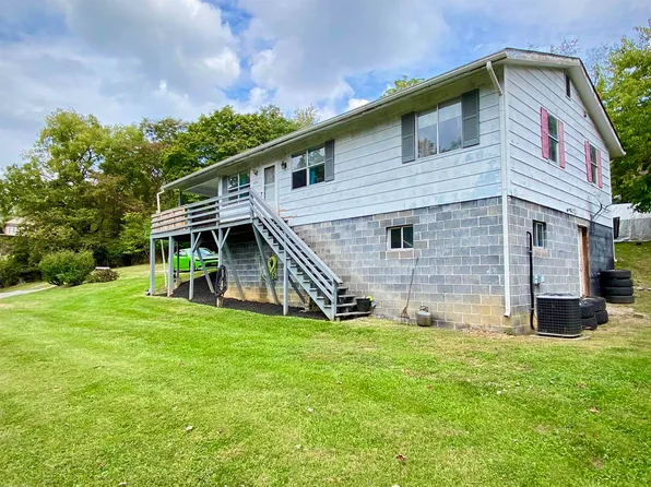 6264 Church St, Radford, VA 24141