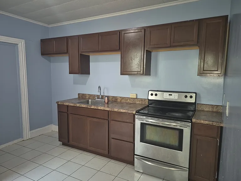 523 N 9th St #1 — Photo 7