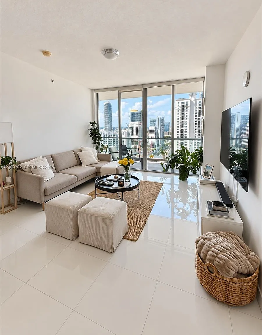 2 bed, 1024 sqft, $4,000 — Photo 4