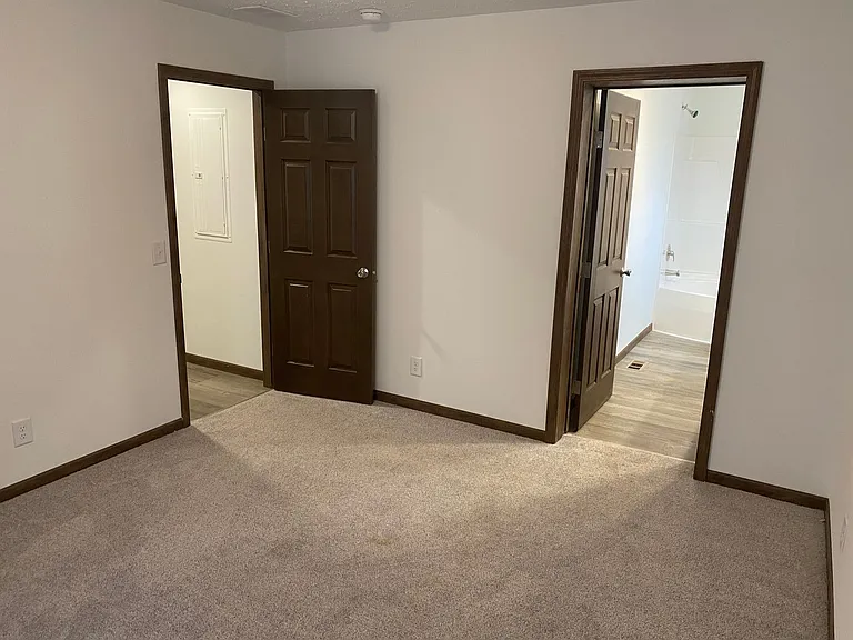 306 S Elm St — Photo 13