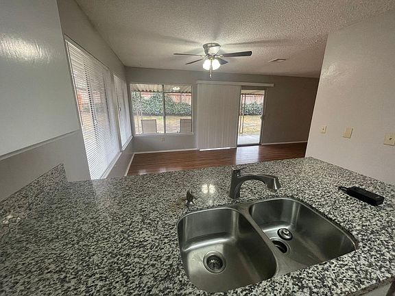 5th image of 43841 Nathan Dr