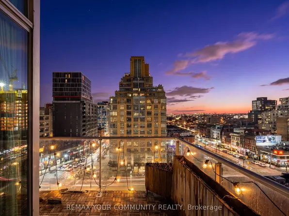 388 Richmond St W #913, Toronto, ON M5V 3P1