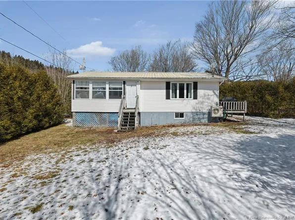 2 Hatfield Rd, Kingston, NB E5S 2A8