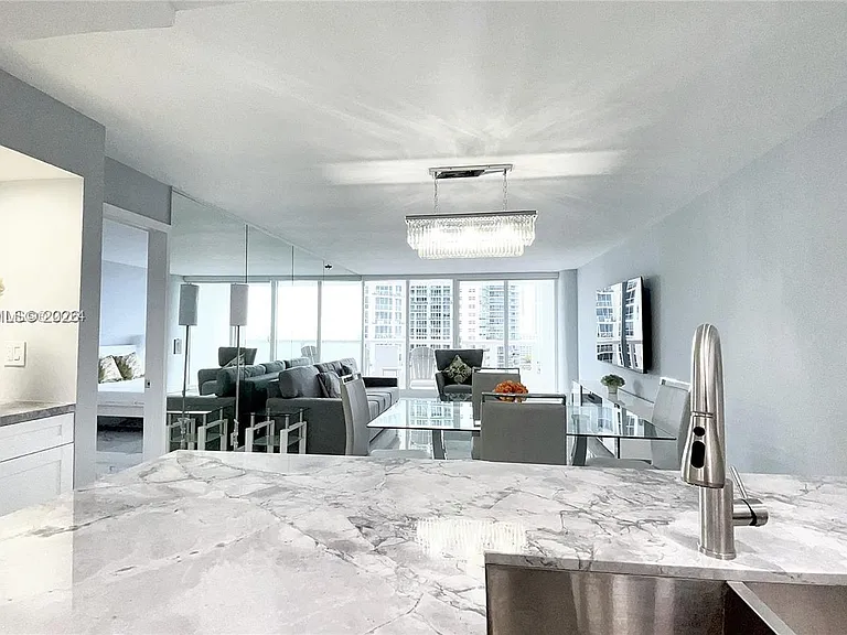 1717 N Bayshore Dr #A-1950 — Photo 6
