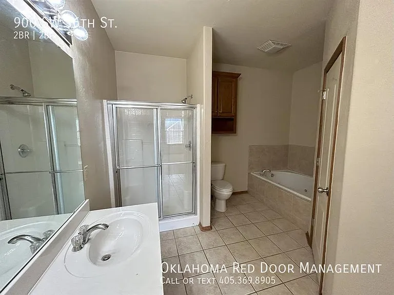 900 SW 36th St — Photo 9