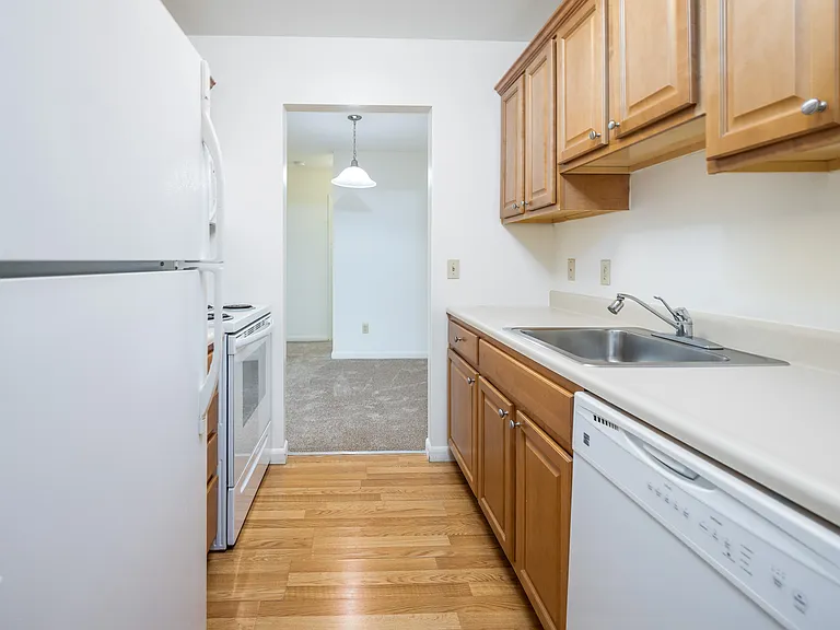 Clintwood Apartments — Photo 32