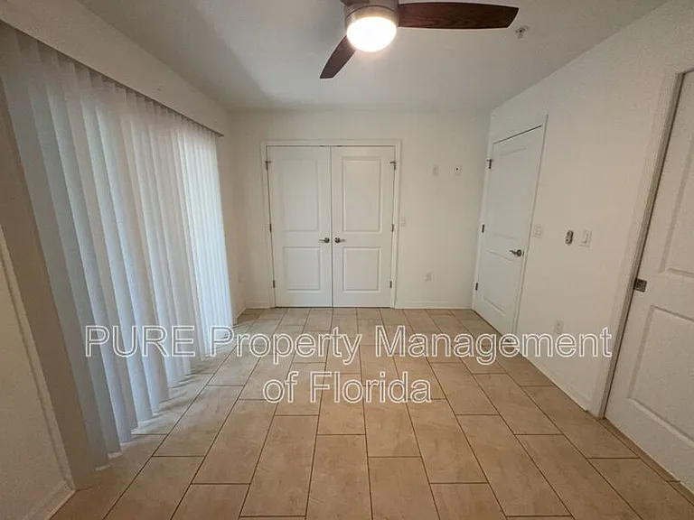 318 NE 7th Ter #102 — Photo 15