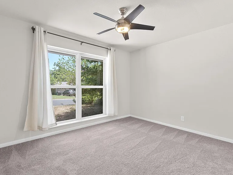 501 Arbor Ln — Photo 7