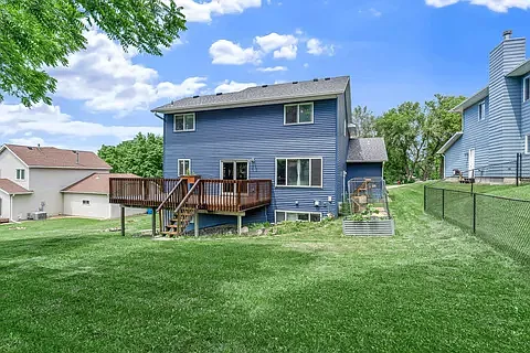 1065 Barney St — Photo 5