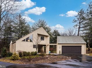 11900 Moss Point Ln, Reston, VA 20194