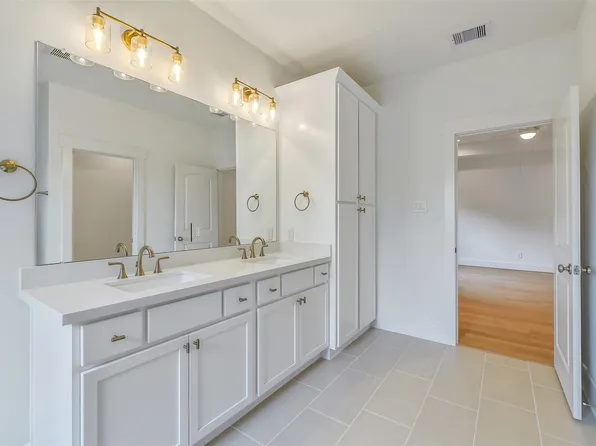 1114 Pearlwood Dr, Houston, TX 77008