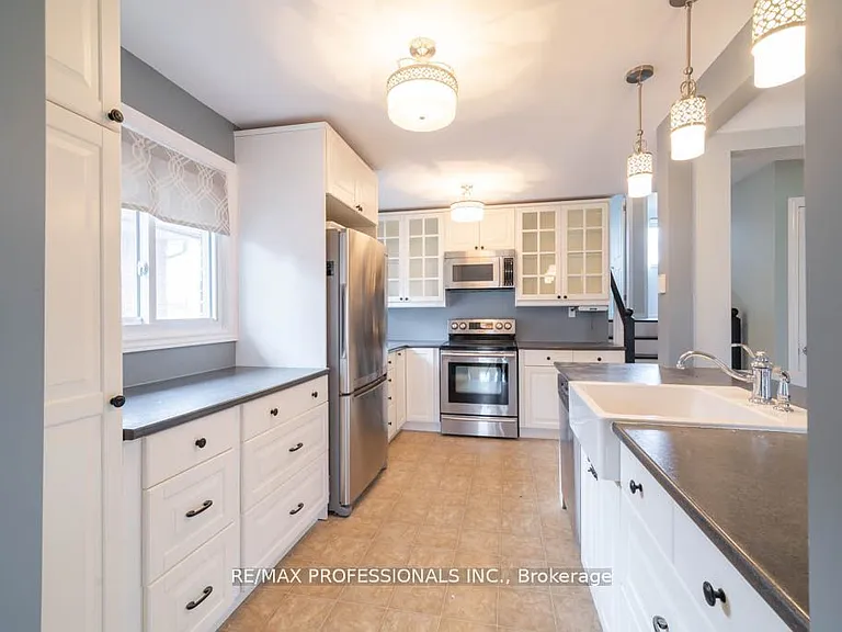 13 Baraniuk St #UPPER — Photo 2