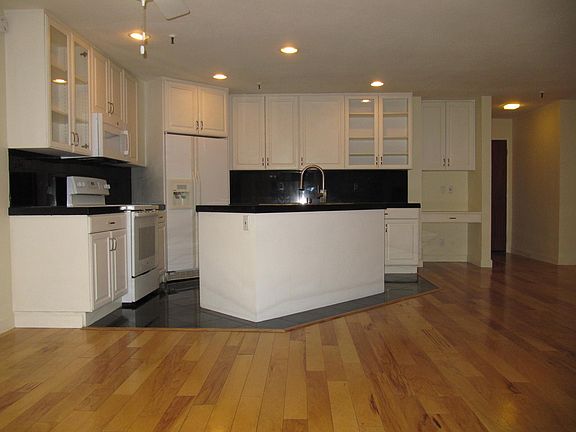 3rd image of 1640 10th Ave Unit 106