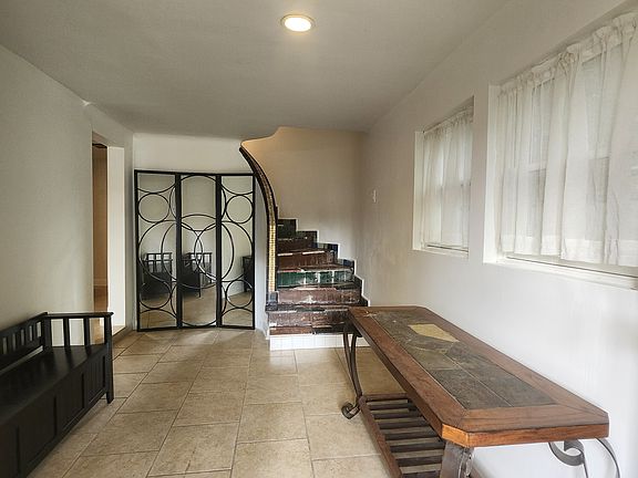 2nd image of 4241 N Richmond St