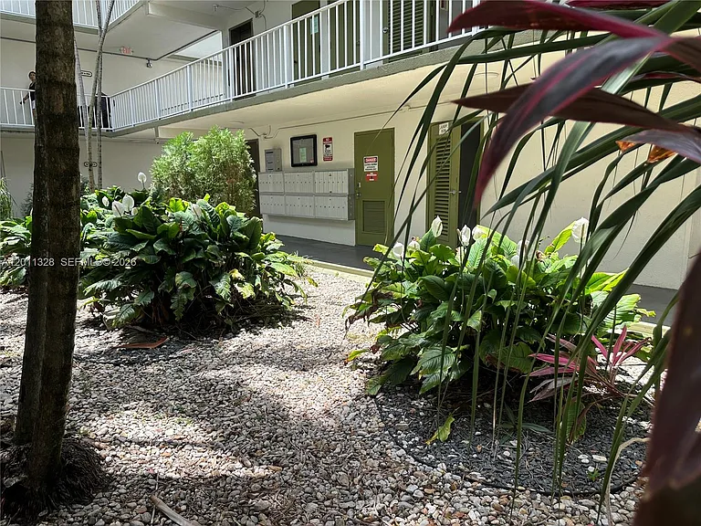 4215 N University Dr #101 — Photo 26