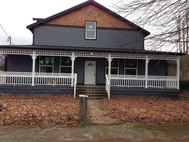 2nd image of 158 Wichman St S