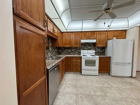 3090 S 15th Ave SE #305, Medicine Hat, AB T1B 3Z3