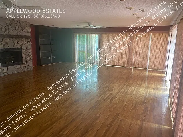 2 bed, 2000 sqft, $1,450 — Photo 4