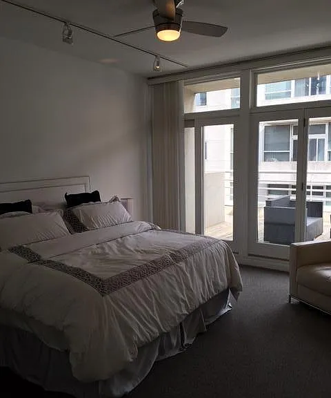 Master Bedroom w/attached roof deck