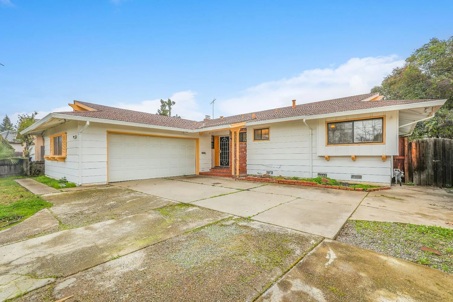 6448 Valley Hi Dr photo 1