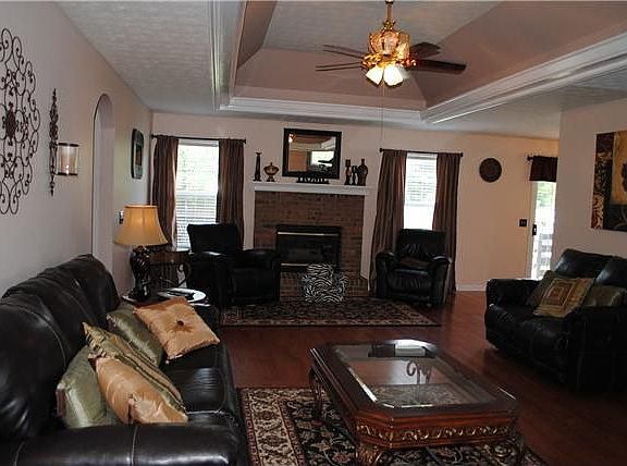 5th image of 186 Wimbledon Ct