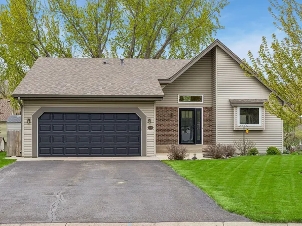 5679 Erik Ln, Shoreview, MN 55126
