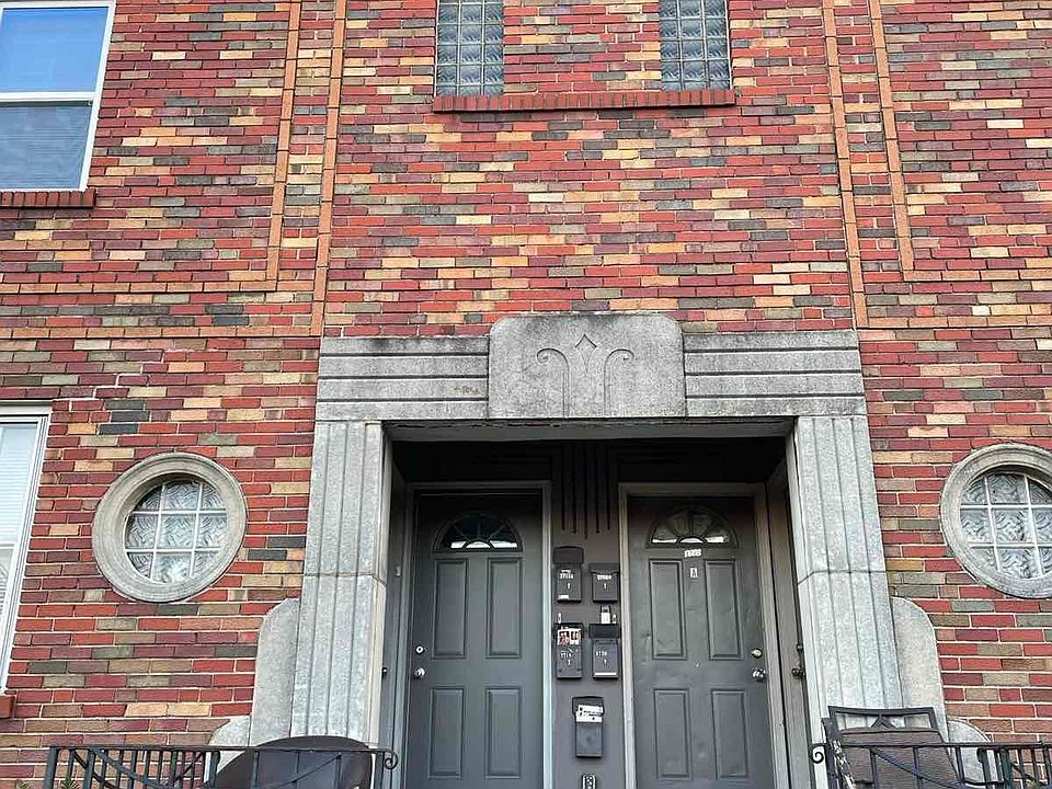 1st image of 3718 Chippewa St Floor 2
