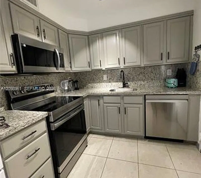 10101 E Bay Harbor Dr #CU-402