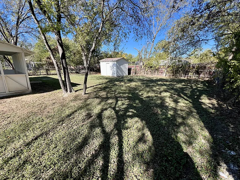 3225 Knox St — Photo 5