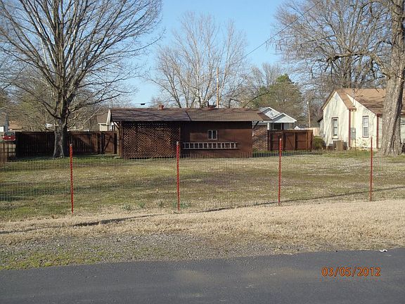 3rd image of 816 East E Street