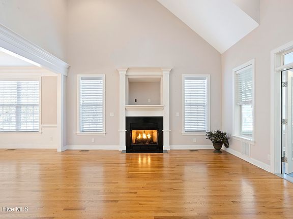 5th image of 573 Riverwood Drive SE