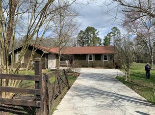 135 Cedar Hollow Rd, Seneca, SC 29678