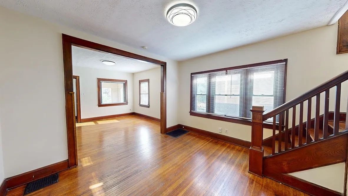 3 bed, $1,770 — Photo 2