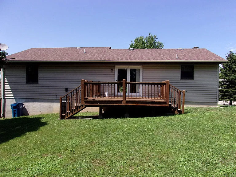 1823 Cedar Ridge Rd — Photo 2