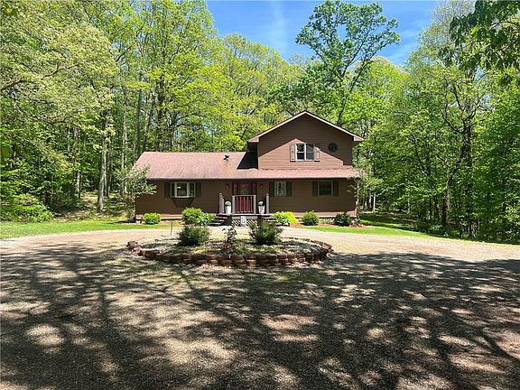 2nd image of 121 Pitts Rd
