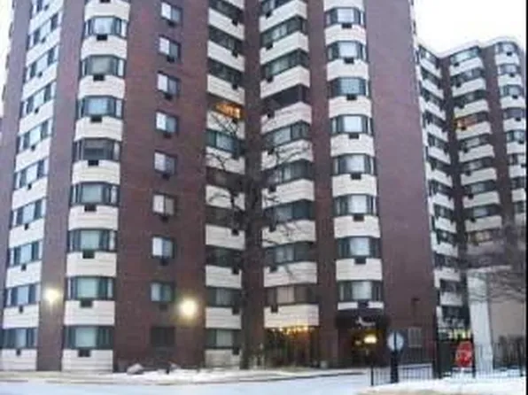 7337 S South Shore Dr APT 1421, Chicago, IL 60649