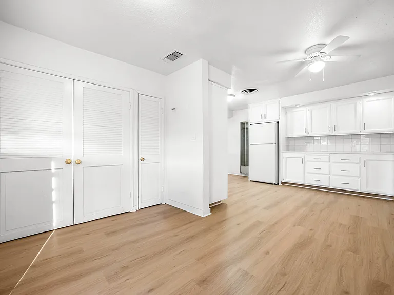 330 W Pinedale Ave — Photo 21