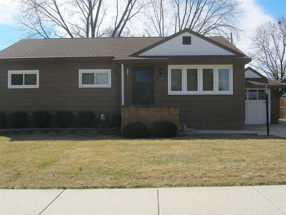1st image of 1407 N Oakhill Ave