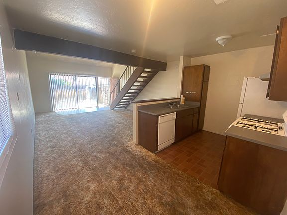 4th image of 902 W Cameron St