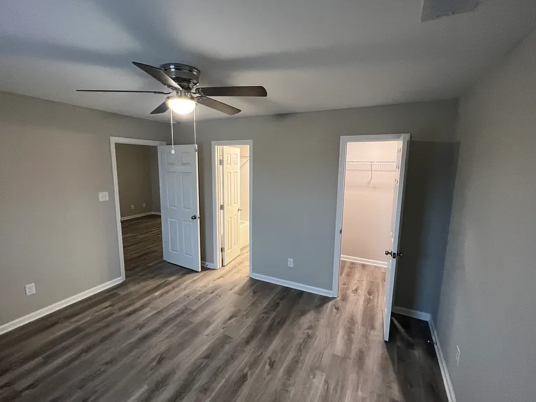 1807 Graymont Ln SW #B — Photo 9