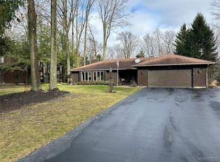 111 Oaknoll Ct, Elma, NY 14059