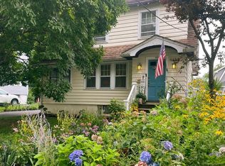 322 Magnolia Pl, Leonia, NJ 07605
