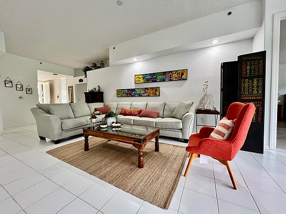 5th image of 2431 NW 59th St APT 404