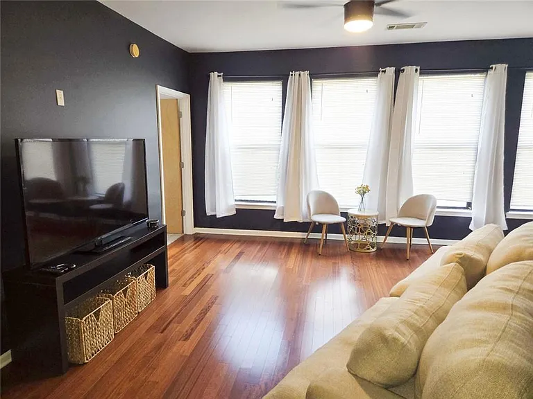 898 Oak St SW #3203 — Photo 4
